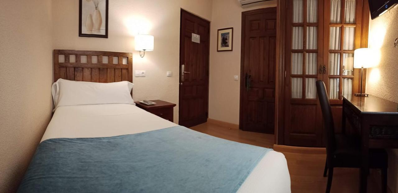 Hostal Rural Moratin Пастрана Екстериор снимка